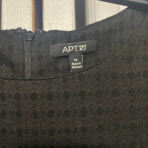 Dress - Picture 3 of 4